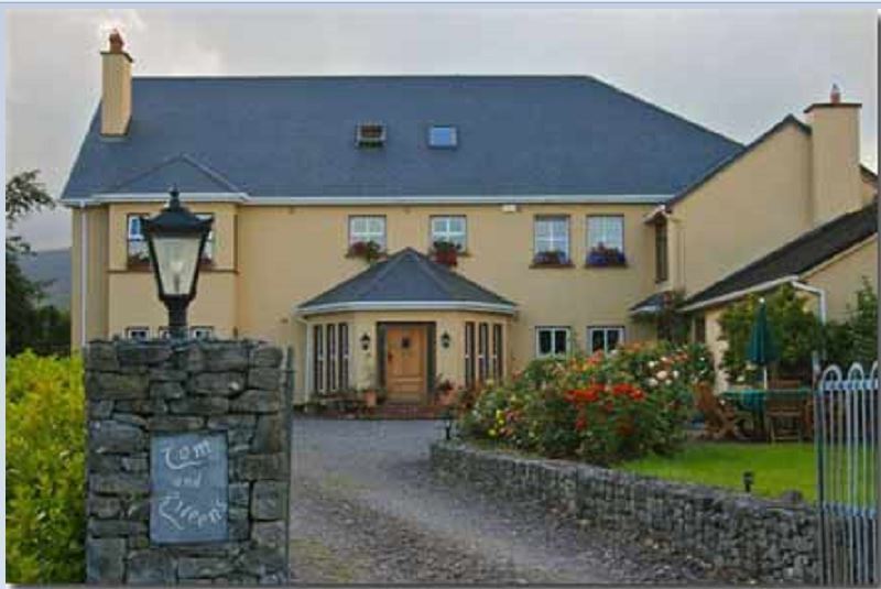 Tom & Eileen'S Farm Hotel Castlemaine Bagian luar foto