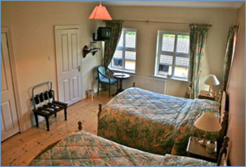 Tom & Eileen'S Farm Hotel Castlemaine Bagian luar foto